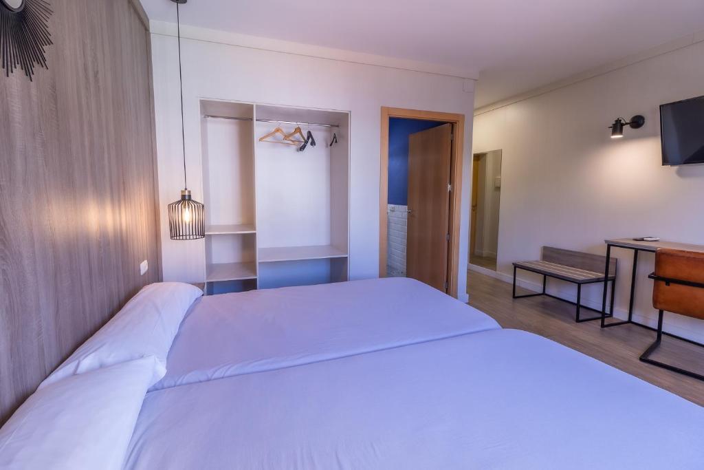 400694146 Restaurante acogedor en Santa Marta cerca de Badajoz